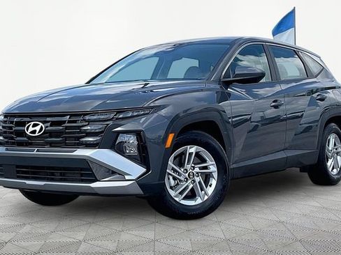 Certified 2026 Hyundai Tucson SE FWD image 3