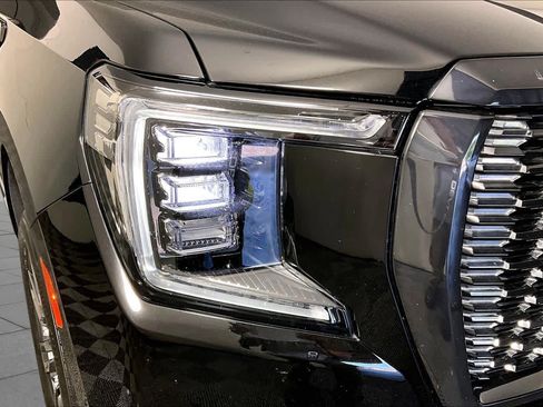Used 2024 GMC Yukon Denali Ultimate AWD/4WD image 26