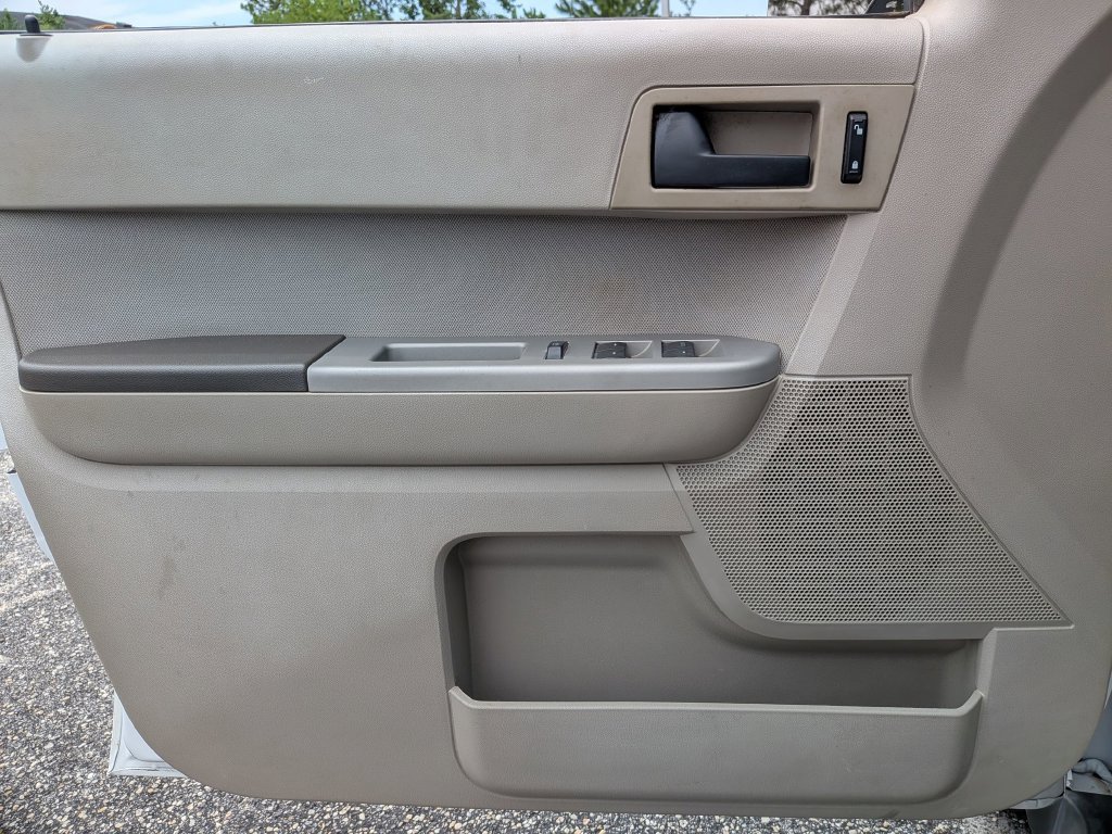 Used 2012 Ford Escape XLT FWD image 33