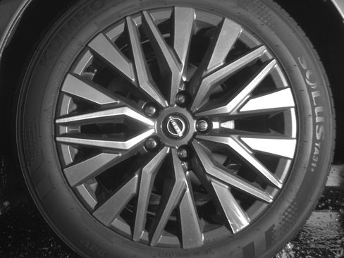 Used 2025 Nissan Altima 2.5 SV FWD image 14