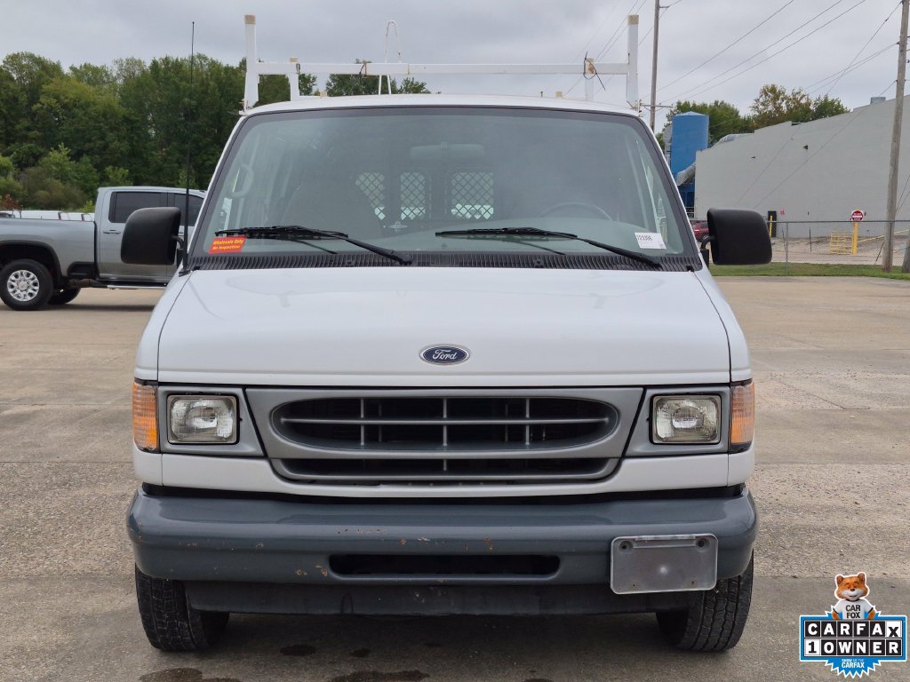 Used 2002 Ford E-150 and Econoline 150 RWD image 2