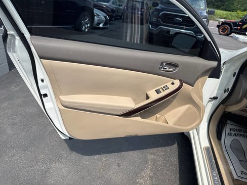 Used 2013 Nissan Altima 2.5 S w/ Premium Pkg image 15