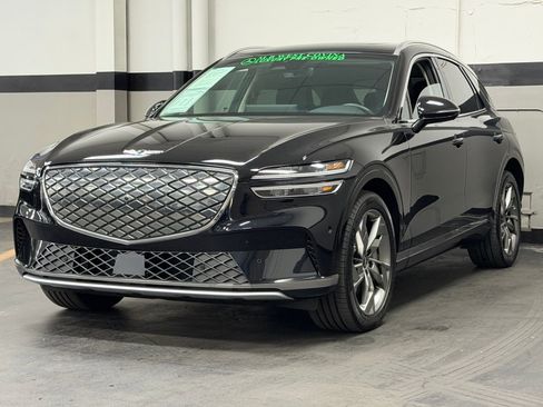 Used 2025 Genesis Electrified GV70 Advanced image 8