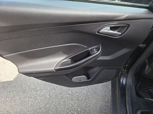 Used 2014 Ford Focus SE w/ Equipment Group 201A image 35