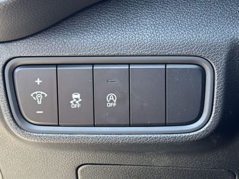Certified 2025 Kia Soul LX w/ LX Technology Package FWD image 29
