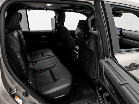 Used 2023 Lexus LX 600 4WD w/ Appearance Package image 34