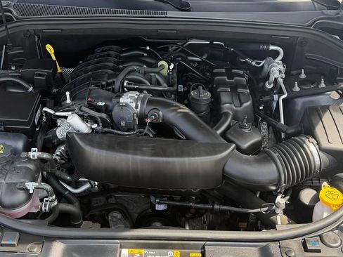 Certified 2024 Dodge Durango GT AWD/4WD image 12