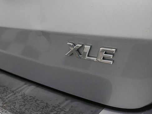 Used 2014 Toyota Sienna XLE FWD image 9