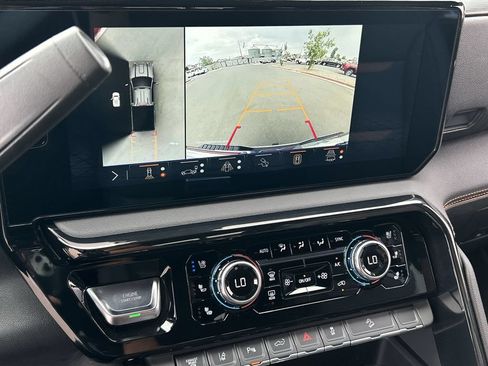 Used 2024 GMC Sierra 2500 AT4 w/ AT4 Premium Plus Package AWD/4WD image 15