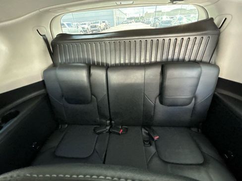 Used 2015 INFINITI QX80 4WD w/ Deluxe Technology Package image 34