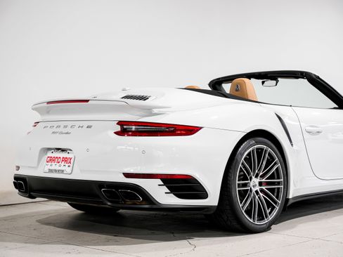 Used 2018 Porsche 911 Turbo image 37
