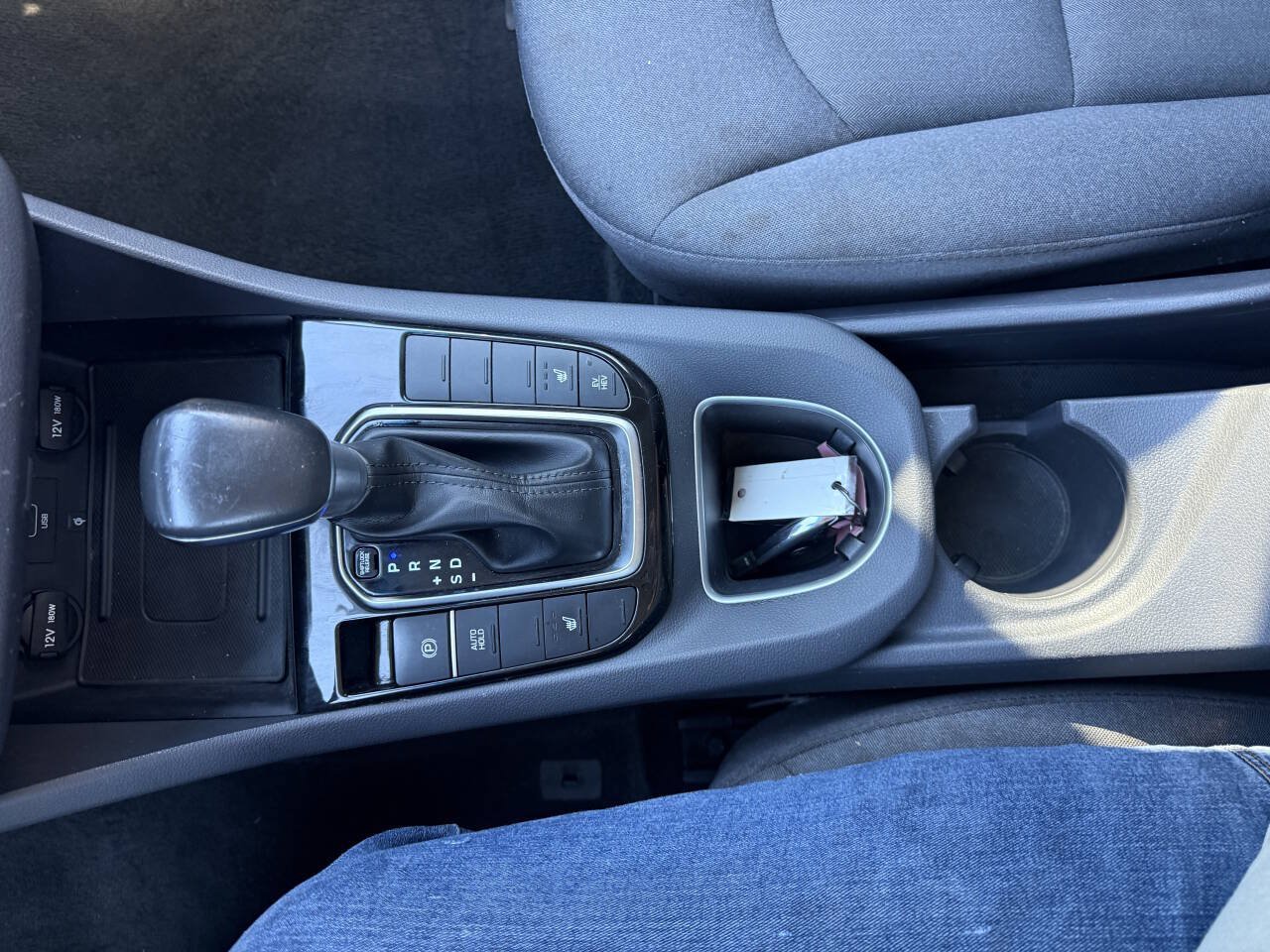 Used 2020 Hyundai Ioniq SEL FWD image 28