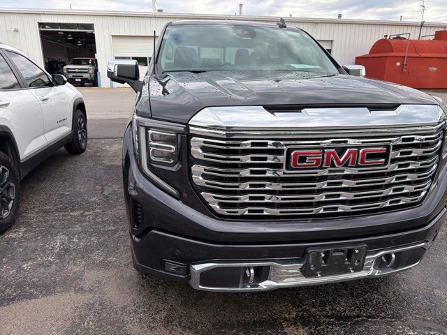Used 2024 GMC Sierra 1500 Denali AWD/4WD image 7