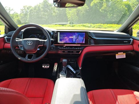 New 2026 Toyota Camry Hybrid AWD/4WD image 4