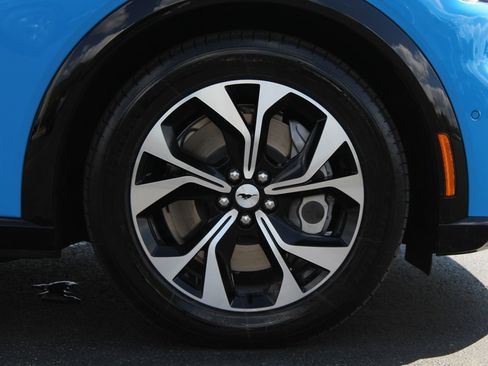 Used 2022 Ford Mustang Mach-E Premium image 25