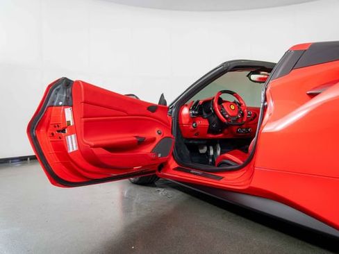 Used 2018 Ferrari 488 Spider RWD image 14