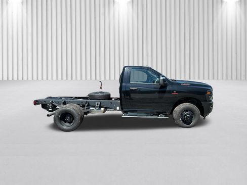 New 2026 RAM 3500 Tradesman AWD/4WD image 3