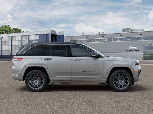 New 2026 Jeep Grand Cherokee Summit AWD/4WD image 33