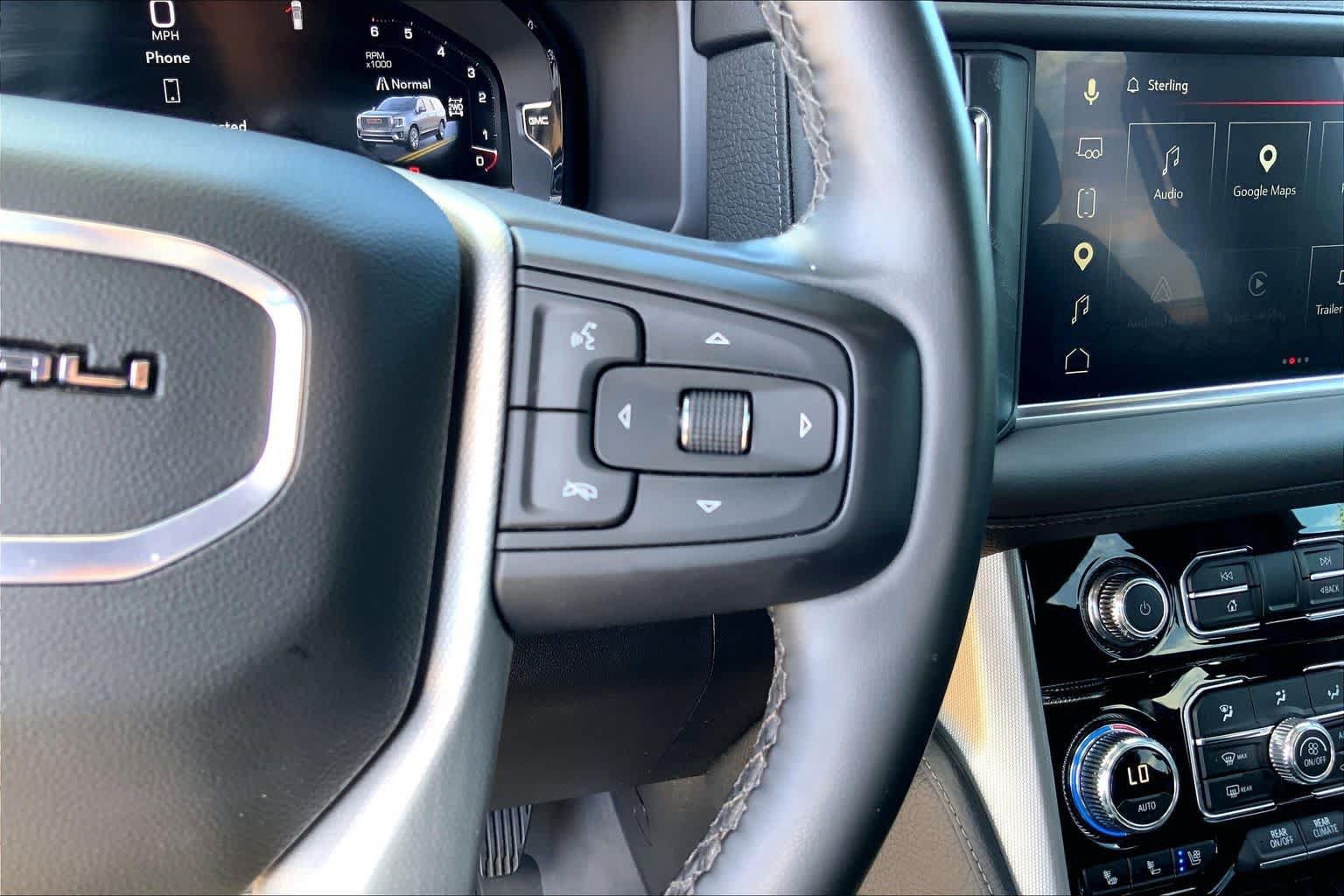 Used 2024 GMC Yukon Denali AWD/4WD image 23