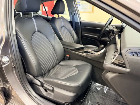 Used 2023 Toyota Camry SE FWD image 23