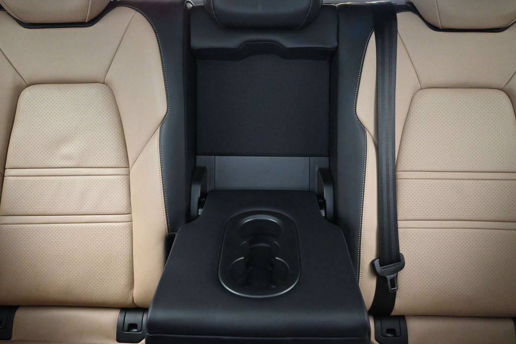 Certified 2025 Porsche Cayenne Coupe AWD/4WD image 22