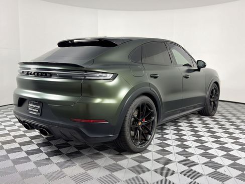 Certified 2025 Porsche Cayenne GTS AWD/4WD image 9