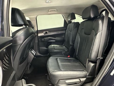 Used 2024 Kia Sorento EX AWD/4WD image 15