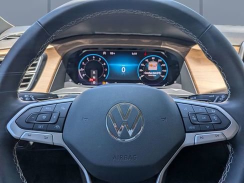 Used 2024 Volkswagen Atlas SE FWD image 32