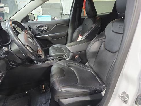 Used 2020 Jeep Cherokee Limited image 16