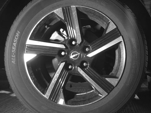 Used 2025 Nissan Sentra SV FWD image 15