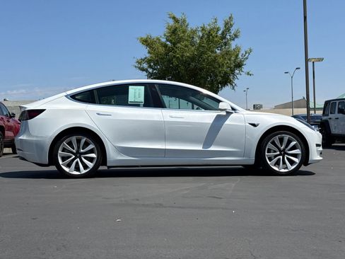 Used 2020 Tesla Model 3 Standard Range RWD image 6