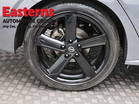 Used 2023 Nissan Sentra SR w/ SR Premium Package image 30