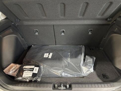 New 2025 Hyundai Venue SEL image 17