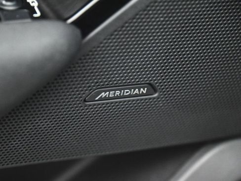 Used 2024 Land Rover Range Rover Velar S image 10