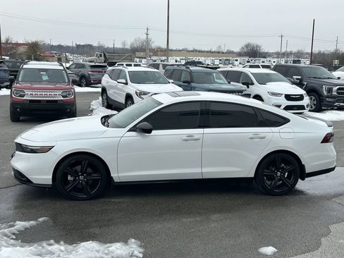 Used 2023 Honda Accord Sport image 4