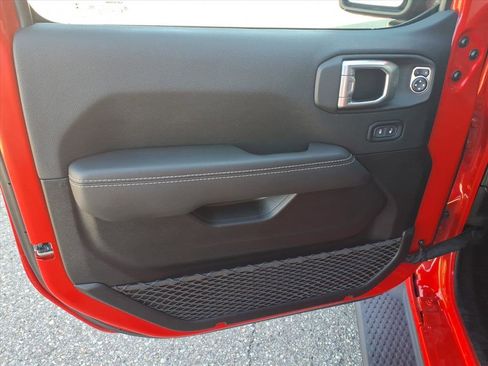 Used 2021 Jeep Wrangler Unlimited Sahara w/ Cold Weather Group image 12