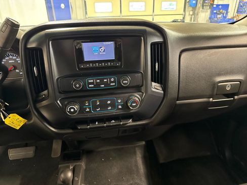 Used 2015 Chevrolet Silverado 3500 W/T w/ WT Convenience Package AWD/4WD image 21