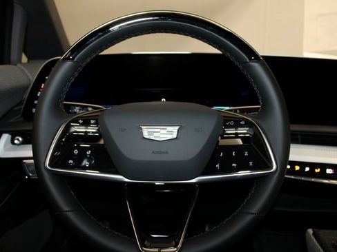 New 2026 Cadillac Optiq Luxury 1 image 20