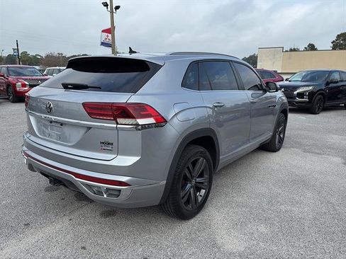Used 2021 Volkswagen Atlas Cross Sport SE w/ Panoramic Sunroof Package image 6