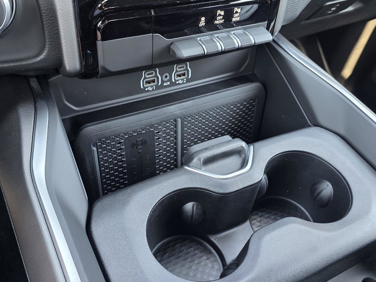 New 2027 RAM 3500 Big Horn AWD/4WD image 18