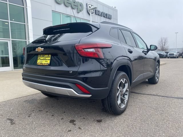 Used 2025 Chevrolet Trax LT FWD image 5