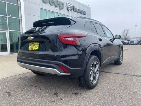 Used 2025 Chevrolet Trax LT FWD image 5