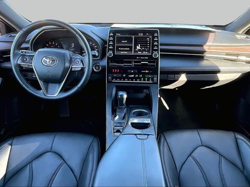 Used 2022 Toyota Avalon XLE FWD image 14