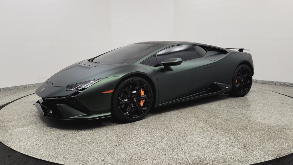 Used 2023 Lamborghini Huracan Tecnica RWD image 3