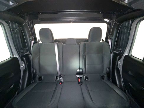 Used 2021 Jeep Gladiator Sport AWD/4WD image 23