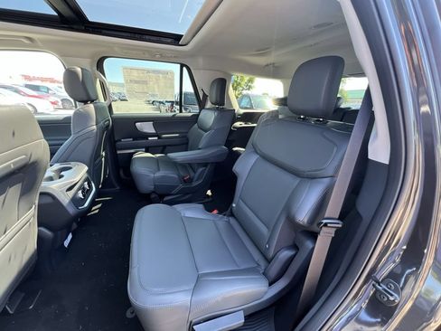 New 2026 Ford Expedition Active AWD/4WD image 33