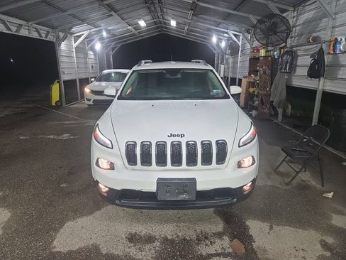 Used 2015 Jeep Cherokee Latitude w/ Cold Weather Group AWD/4WD image 2