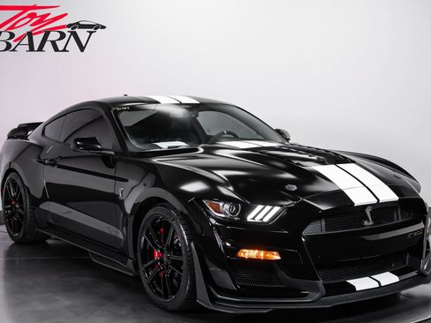 Used 2021 Ford Mustang Shelby GT500 w/ Technology Package RWD image 7