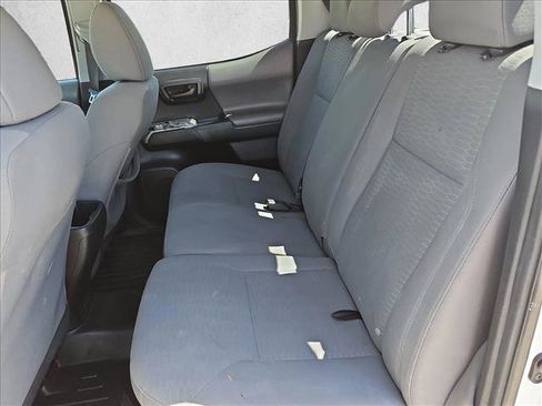 Used 2017 Toyota Tacoma SR5 AWD/4WD image 17