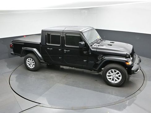 Used 2023 Jeep Gladiator Sport AWD/4WD image 18